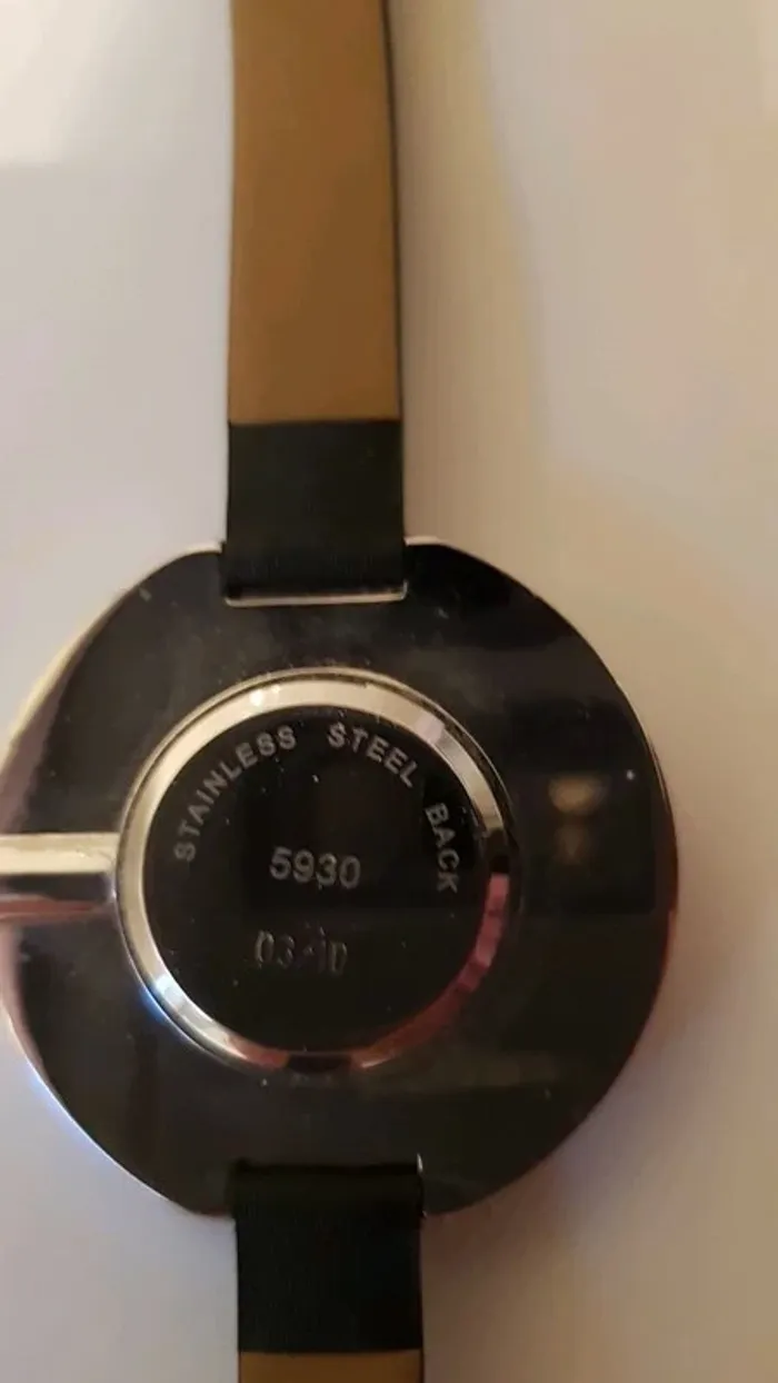Montre pour femme - photo numéro 3