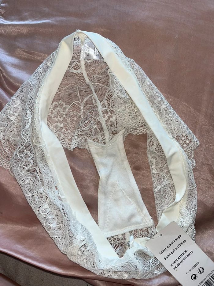Shorty en dentelle blanc - photo numéro 4