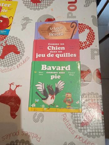 3 livres McDo neufs, sous blister