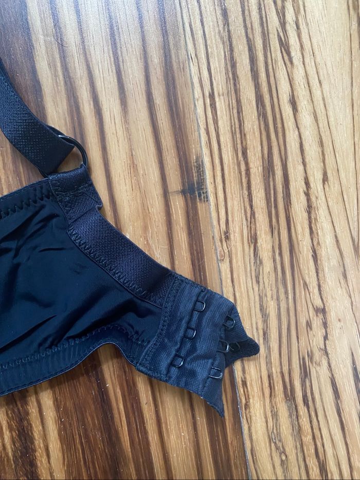Soutien-gorge noir - photo numéro 2