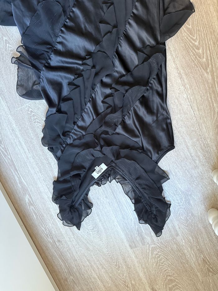 Robe moulante satinée à volants vintage noir - photo numéro 5