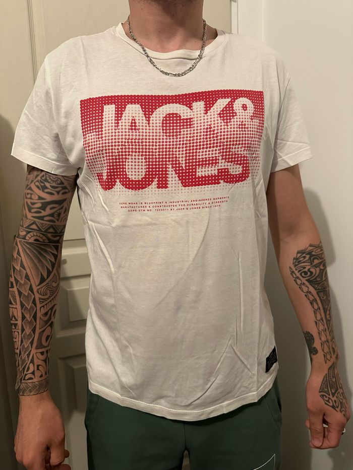 Lot de T-shirts de marques - photo numéro 3