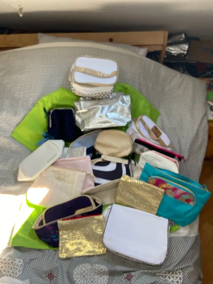 Lot de pochettes  multicolores et multiples