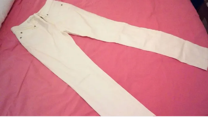 Pantalon blanc casse  brillant T38 - photo numéro 2