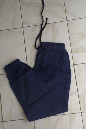 Chino bleu taille XL (petit donc L)