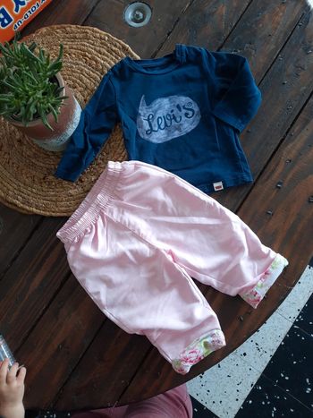 Lot maillot Levi's et pantalon jogging 6 mois