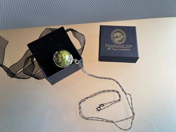 Pendentif et chaîne Madam Lili