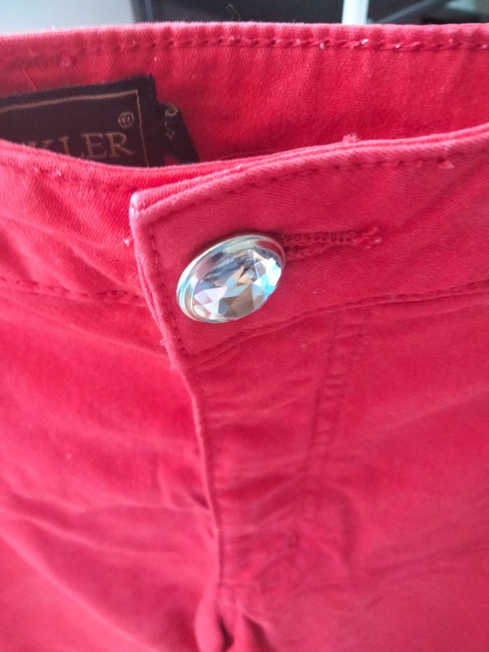 Pantalon rouge - photo numéro 3