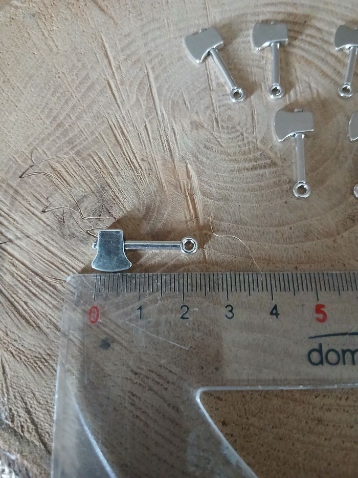 Lot de 6 pendentifs breloques hache argenté - photo numéro 2