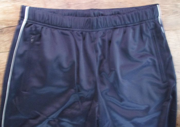 pantacourt sport taille 48-50 La Blanche Porte - photo numéro 2