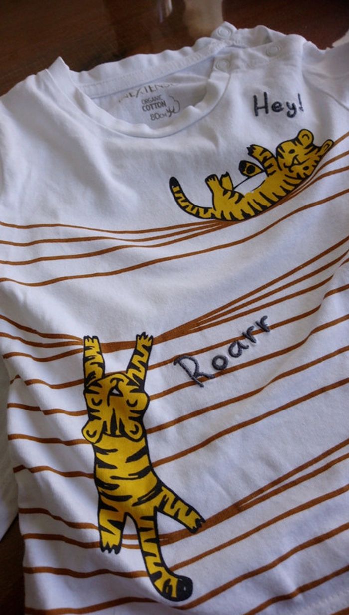 2 tee shirts blancs - photo numéro 3