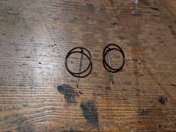 Boucles d'oreille cercle argenté noir