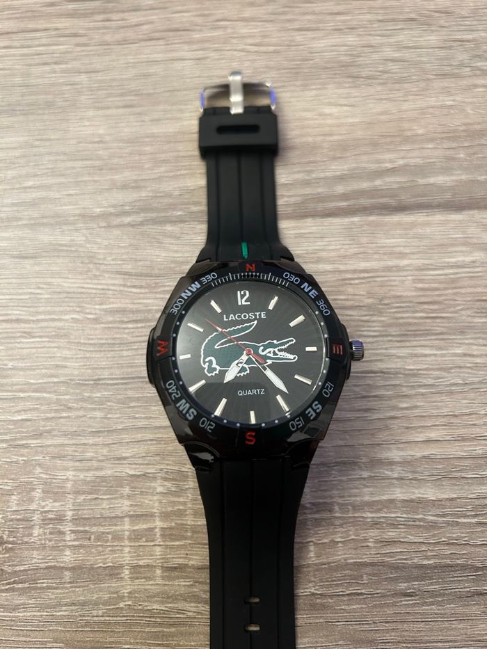 Montre Lacoste neuve jamais portée - photo numéro 2