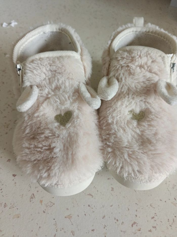 Joli chausson hiver motif coeur