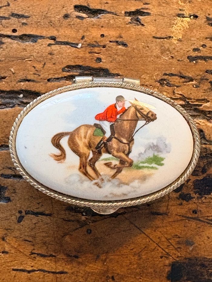 Lot de boîtes anciennes émaillées – décor XVIIIe, scènes galantes / château - photo numéro 10