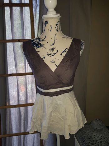 Haut cintré gris et blanc cassé