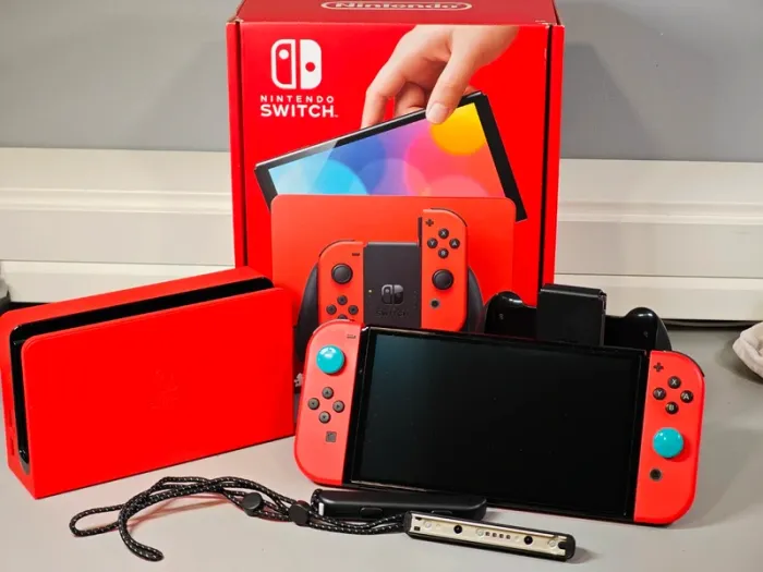 Console Nintendo Switch Oled collector édition rouge Mario / Garanti 1 an - photo numéro 2