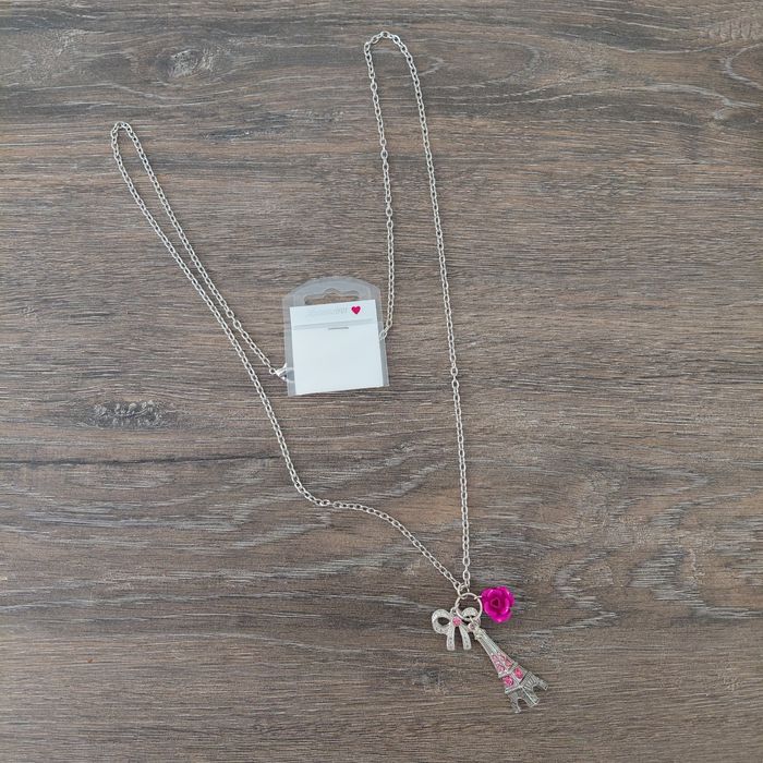 Sautoir maille métal argenté breloques Paris