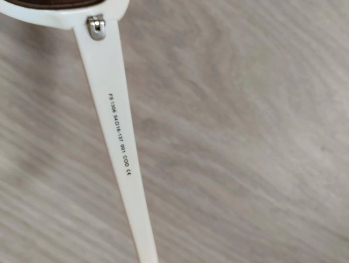 Lunettes de soleil 🤍 - photo numéro 3