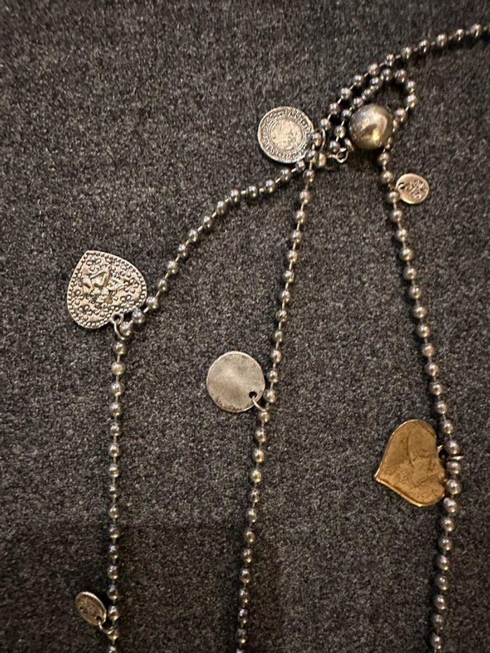 Collier sautoir médailles et cœurs en métal - photo numéro 4