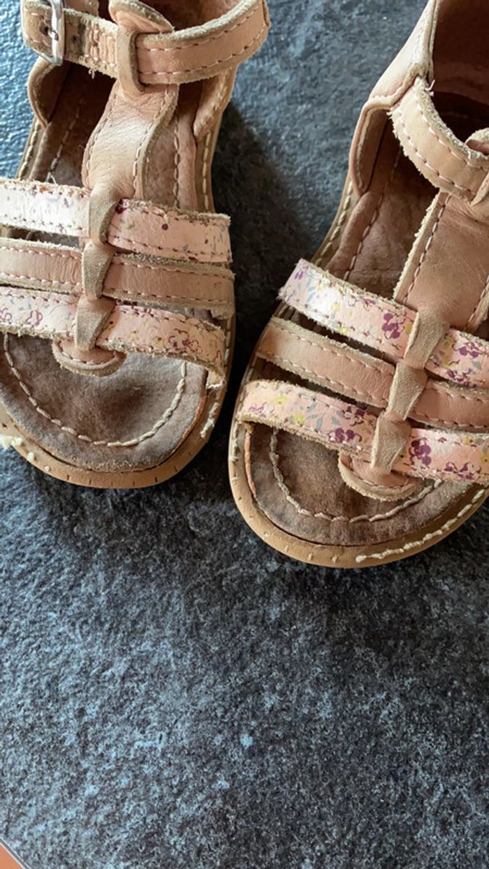 Chaussures filles/ sandales / nu pieds / taille 22 - photo numéro 2