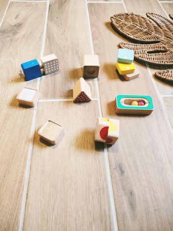 👋 Lot de 8 formes géométriques jouets sensoriels 1er âge en bois marque Oxybul