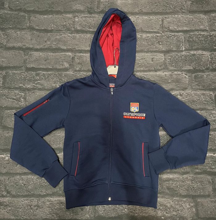 Veste capuche ,olympique lyonnais 7-8 ans