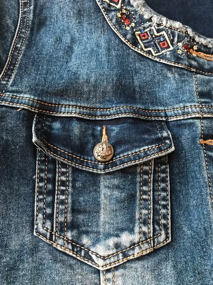 Veste en jean vintage col broderie brodée fantaisie - photo numéro 6