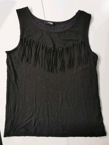 Top noir à frange