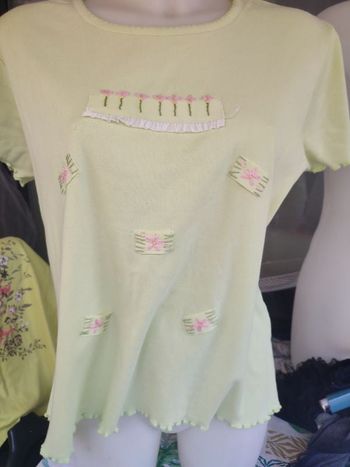 #kytie46femme. Tee-shirt manches courtes taille 46 taille petit plus un 42 /48