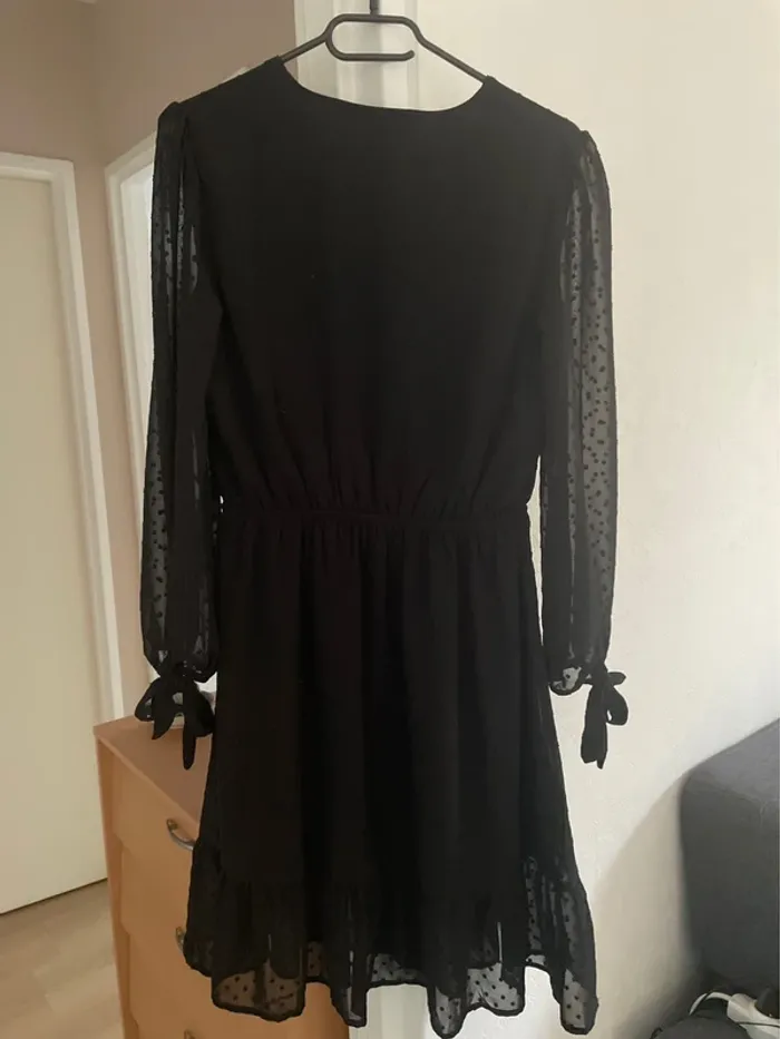 Robe noir tissu plumetis - photo numéro 4