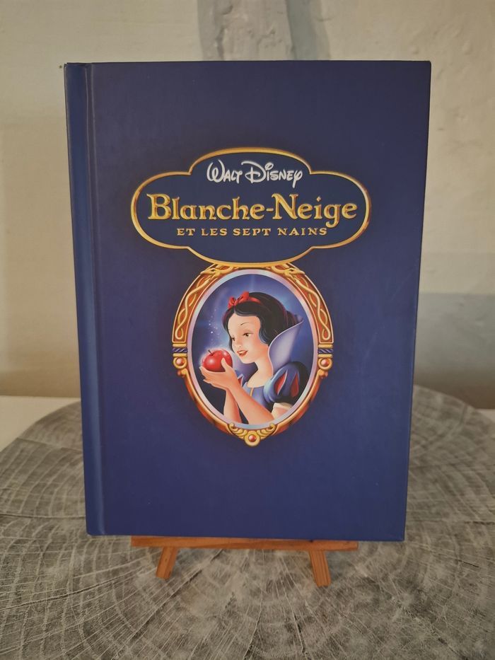 Blanche Neige et les Sept Nains - photo numéro 1