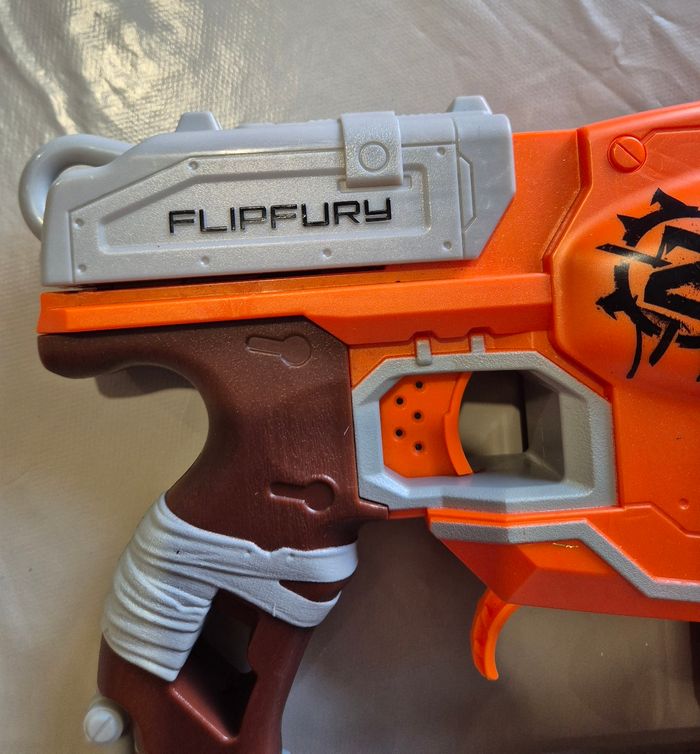 Nerf Zombie Strike FlipFury Blaster pistolet fléchettes - photo numéro 2