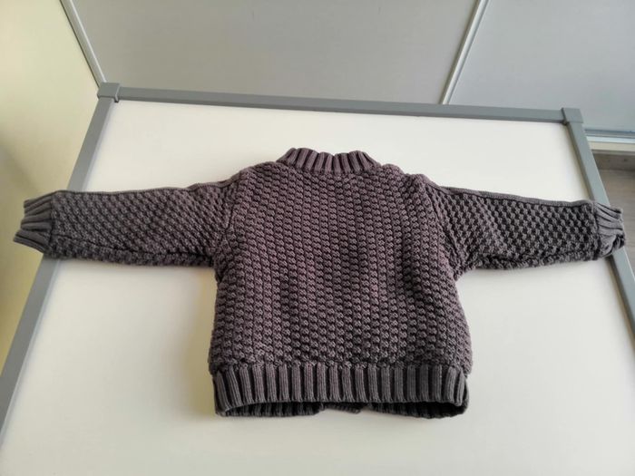 Gilet à col montant en tricot (Gris - Beige marron) 3 mois Kiabi Neuf - photo numéro 2