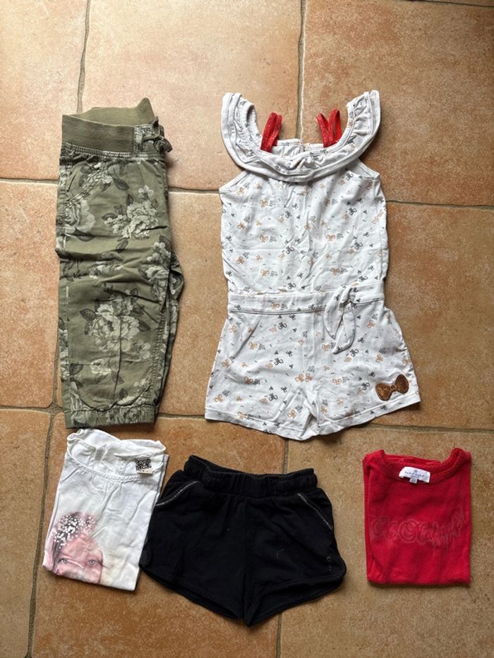 Lot de 5 vêtements en 4 ans