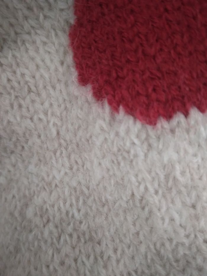Gilet beige avec des cerises neuf. 13€ au lieu de 36€ - photo numéro 7
