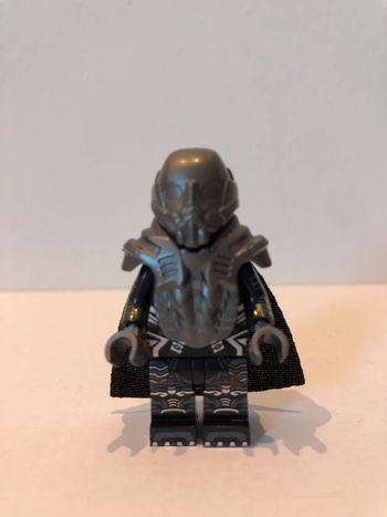 Figurine type lego Général Zod. Marvel