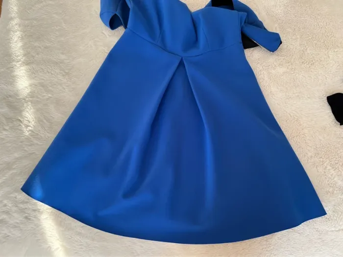 Robe Pinko taille M ou 38 - photo numéro 5