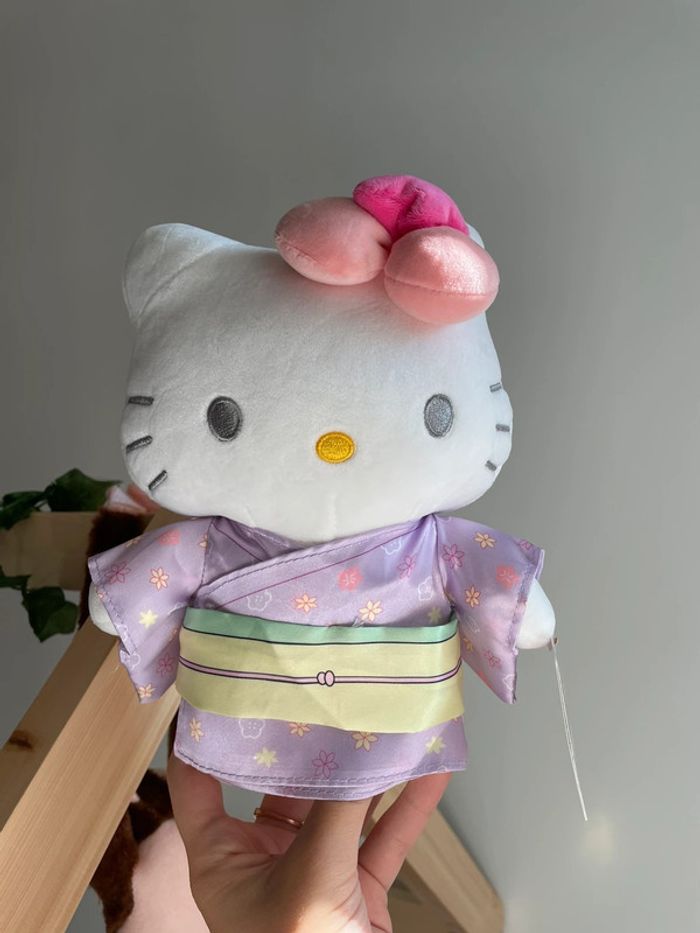 Peluche Hello Kitty sanrio Kimono 👘 - photo numéro 3