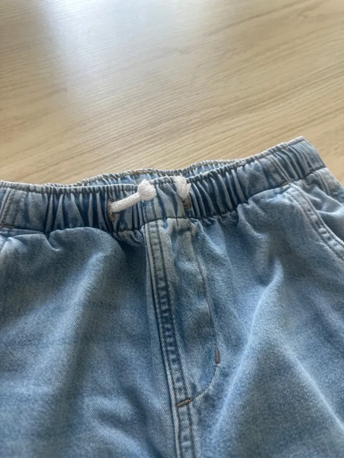Jean bleu clair H&M – Taille 7/8 ans - photo numéro 4