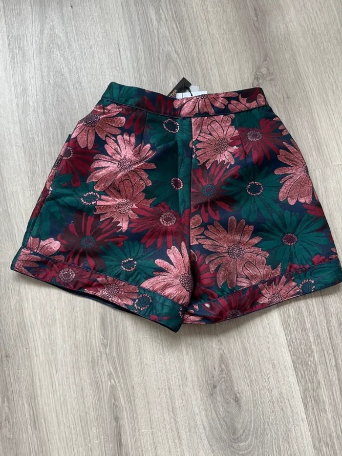 Short nafnaf fleurs taille 34 neuf - photo numéro 4