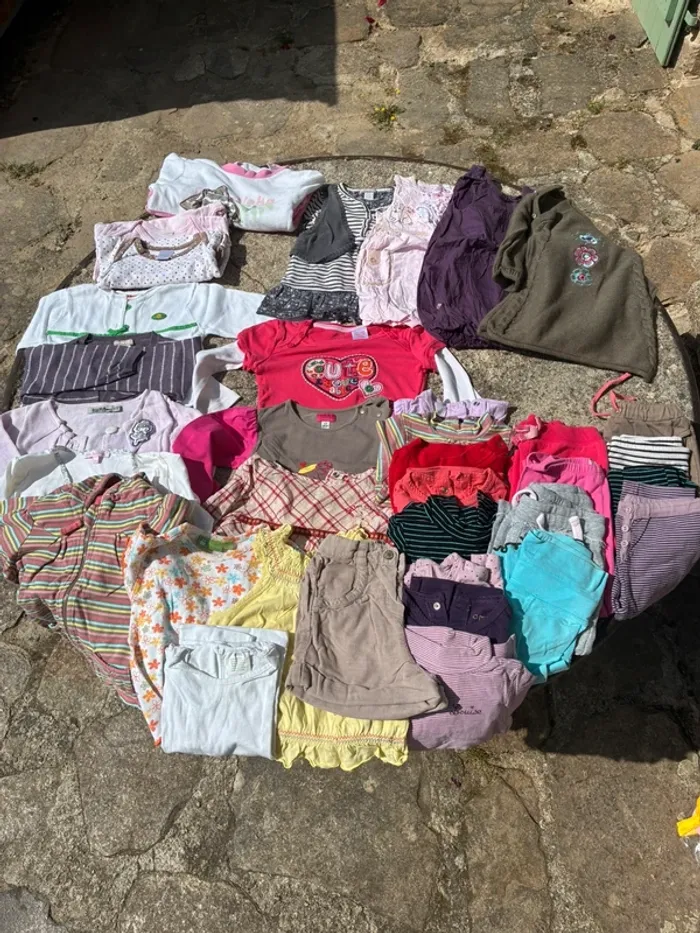Gros lot vêtements fille 18 mois - photo numéro 2