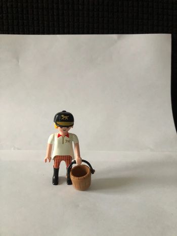 Figurine Playmobil femme cavalière