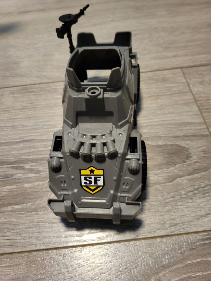 Hélicoptère avec voiture et militaires - photo numéro 5