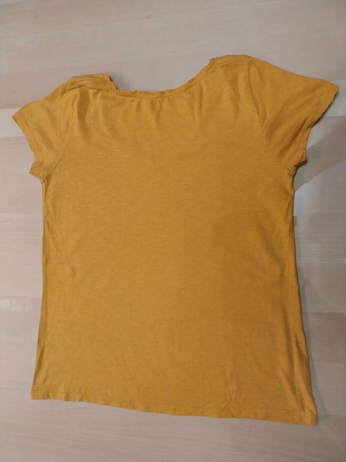 Tee-shirt moutarde - photo numéro 2