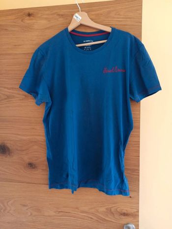 T-shirt bleu