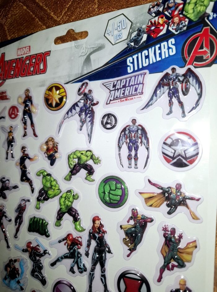 Stickers 3D Marvel et porte clé star wars - photo numéro 2