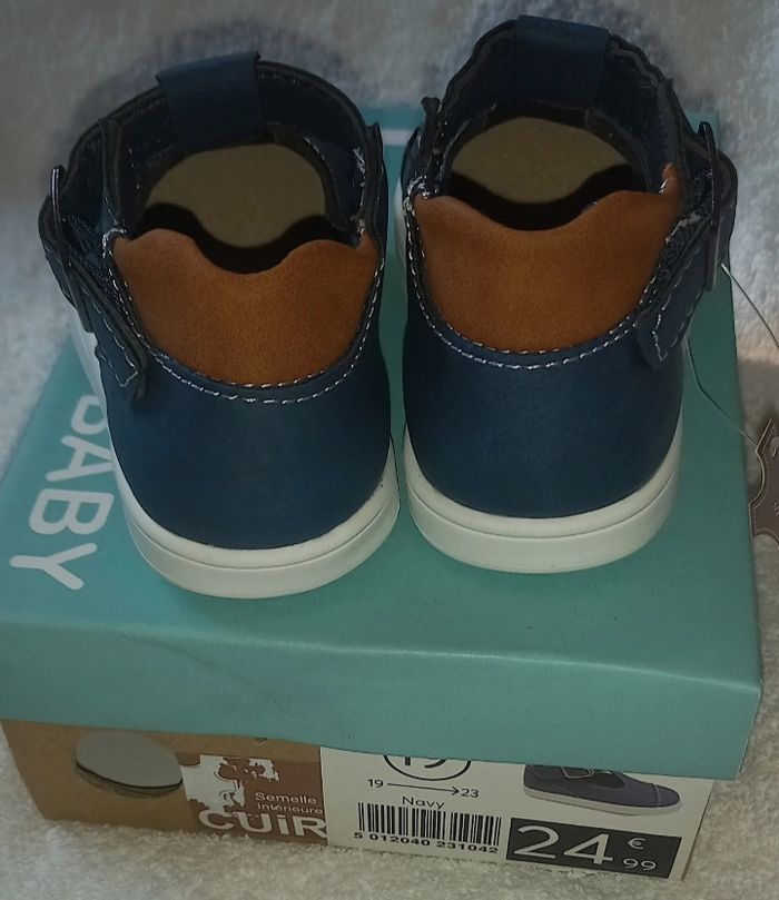 Chaussure garçon t 19 - photo numéro 4