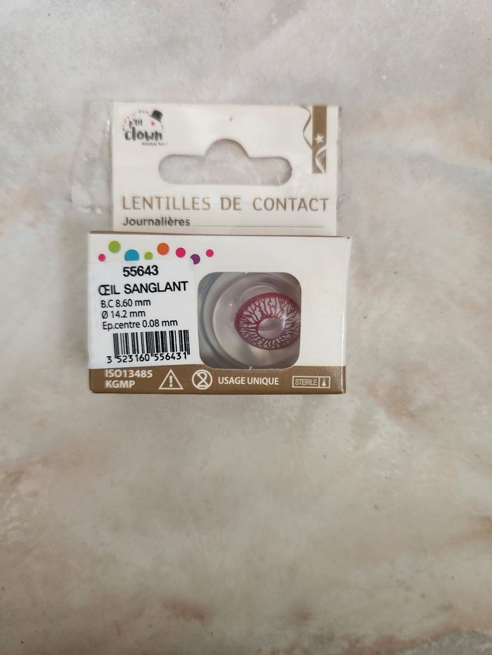 Paire de lentilles de contact journalières Fantaisie – Œil ensanglanté
