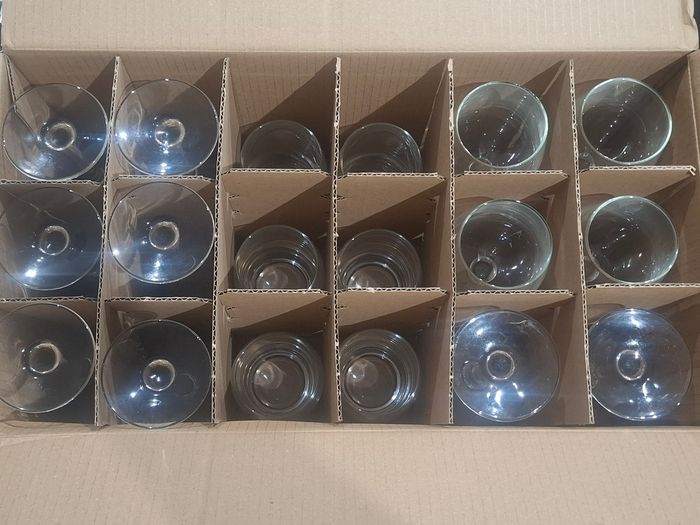 Lot de 18 verres luminarc